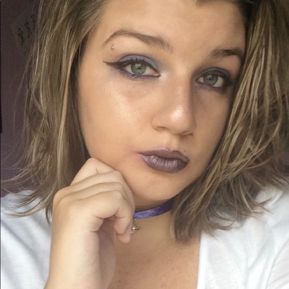 Meet your Posher, Jessica - Picture 1 of 6